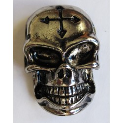 Cast metal badge Skull